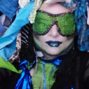 Meet Maralee. A Lifelong makeup lover and artist, my face is my favorite canvas.